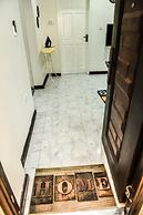 Impeccable 1-bed Airbnb in Borteyman