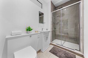 Stunning 1 Bed Apartment Near Heathrow London