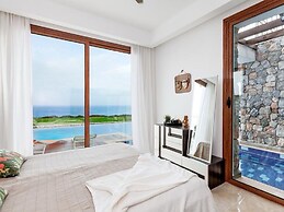 Luxurious Villa With Breathtaking Seaview