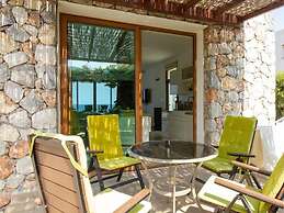 Luxurious Villa With Breathtaking Seaview