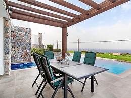 Luxurious Villa With Breathtaking Seaview