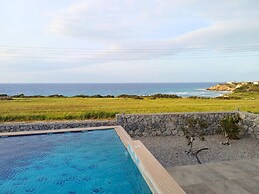 Luxurious Villa With Breathtaking Seaview
