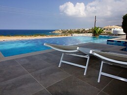 Luxurious Villa With Breathtaking Seaview