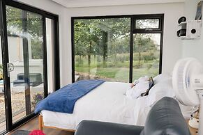 Luxury Waterfront Self-Catering Cabins