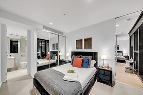 Melbourne Square Apartments