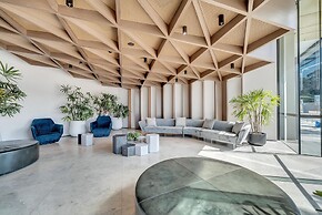 Melbourne Square Apartments