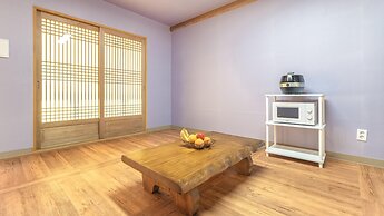 Gyeongju Gampo Byeolbit Hanok Pension