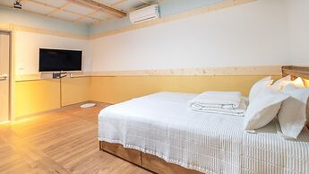 Gyeongju Gampo Byeolbit Hanok Pension