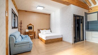 Gyeongju Gampo Byeolbit Hanok Pension