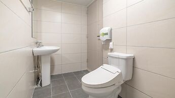 Gyeongju Gampo Byeolbit Hanok Pension