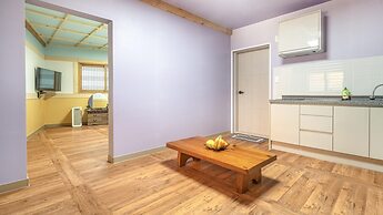 Gyeongju Gampo Byeolbit Hanok Pension