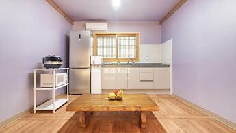 Gyeongju Gampo Byeolbit Hanok Pension