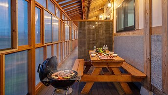 Gyeongju Gampo Byeolbit Hanok Pension
