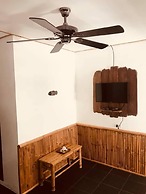 Everyday Sunday Hotel Cafe