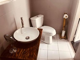 Everyday Sunday Hotel Cafe