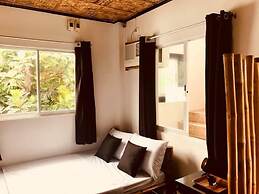 Everyday Sunday Hotel Cafe