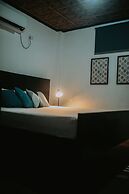 Everyday Sunday Hotel Cafe