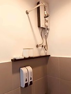 Everyday Sunday Hotel Cafe