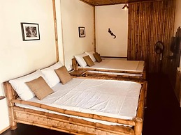 Everyday Sunday Hotel Cafe