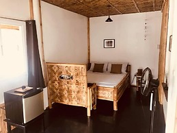 Everyday Sunday Hotel Cafe