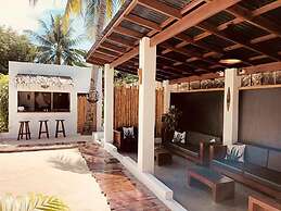 Everyday Sunday Hotel Cafe