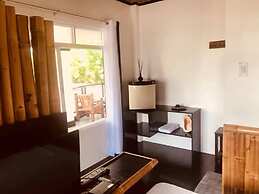 Everyday Sunday Hotel Cafe