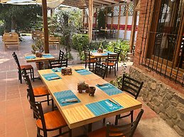 Hotel Panajachel Oasis