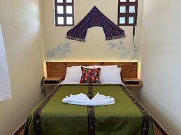 Hotel Panajachel Oasis