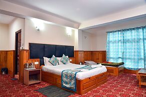 Rufina Royal Lachung