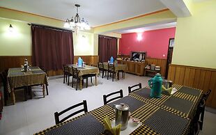 Rufina Royal Lachung