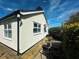 Cherry Bungalow Guesthouse