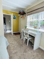 Cherry Bungalow Guesthouse