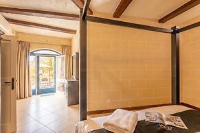 Dionisia Gozitan Villa and Pool