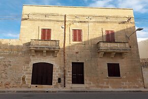 Onefifty Gozitan Villa and Pool