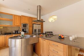 Onefifty Gozitan Villa and Pool