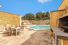 Onefifty Gozitan Villa and Pool