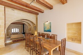 Onefifty Gozitan Villa and Pool