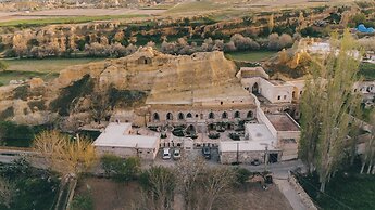 Sur Cave Hotel