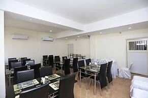 Goroomgo Hotel Tripletree Bhubaneswar