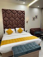 Hotel Aditya Grand - Bhopal