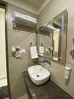 Hotel Aditya Grand - Bhopal