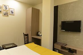 Hotel Aditya Grand - Bhopal