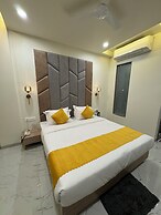 Hotel Aditya Grand - Bhopal