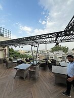 Hotel Aditya Grand - Bhopal