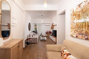 Elegant And Fresh Apt In Hip Pagrati