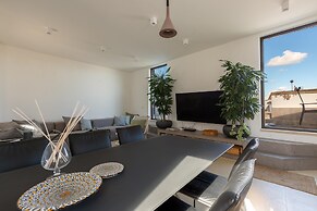 3778 Bastioni Luxury Home by Barbarhouse