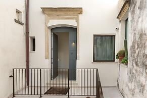 3778 Bastioni Luxury Home by Barbarhouse