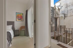 3778 Bastioni Luxury Home by Barbarhouse