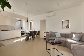 3778 Bastioni Luxury Home by Barbarhouse