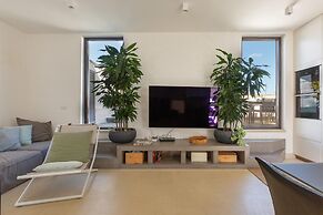 3778 Bastioni Luxury Home by Barbarhouse